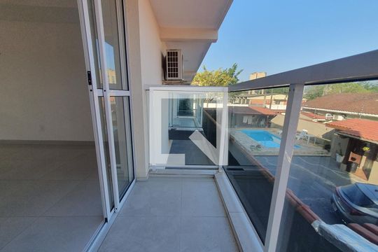 Varanda de casa de condomínio para alugar com 2 quartos, 93m² em Jardim Helena Maria, Guarujá