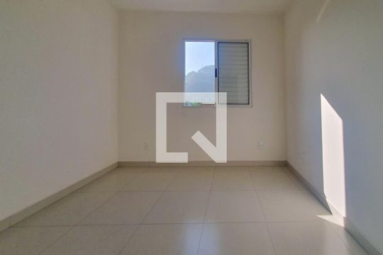 Suíte 1 de casa de condomínio para alugar com 2 quartos, 93m² em Jardim Helena Maria, Guarujá