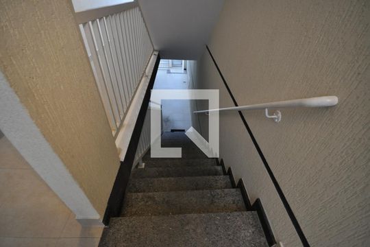 Escada de casa de condomínio à venda com 2 quartos, 48m² em Vila Germinal, São Paulo