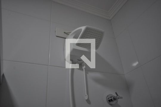 Banheiro Social de casa de condomínio à venda com 2 quartos, 48m² em Vila Germinal, São Paulo