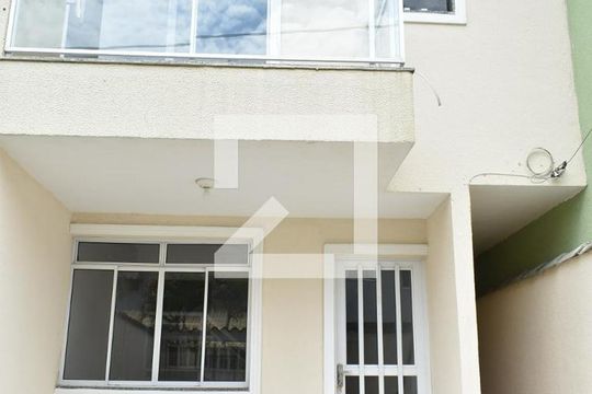 Fachada de casa de condomínio para alugar com 2 quartos, 75m² em Campo Grande, Rio de Janeiro