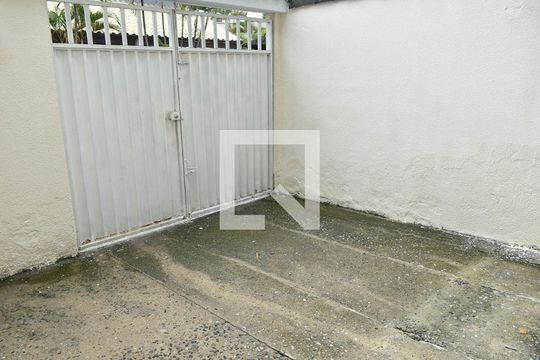 Garagem de casa de condomínio para alugar com 2 quartos, 75m² em Campo Grande, Rio de Janeiro