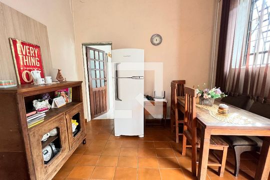 Sala de casa à venda com 3 quartos, 200m² em Vila Industrial (campinas), Campinas