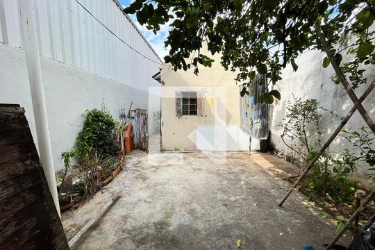 Quintal fundos de casa à venda com 3 quartos, 200m² em Vila Industrial (campinas), Campinas
