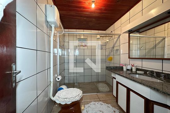 Banheiro de casa à venda com 3 quartos, 150m² em Campina, São Leopoldo
