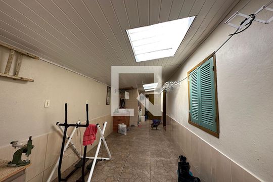 Garagem de casa à venda com 3 quartos, 140m² em Campina, São Leopoldo