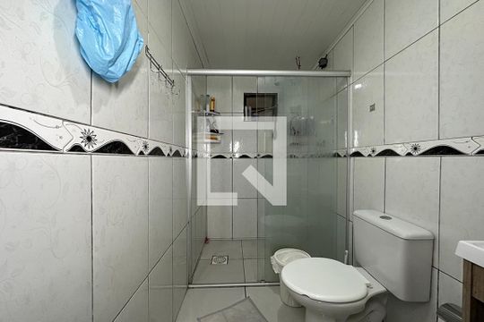 Banheiro de casa à venda com 3 quartos, 140m² em Campina, São Leopoldo