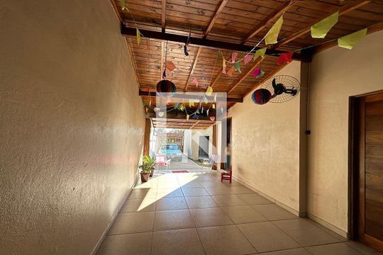 Garagem de casa à venda com 3 quartos, 115m² em Campina, São Leopoldo
