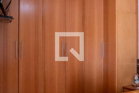 Suíte de apartamento à venda com 4 quartos, 180m² em Vila Curuçá, Santo André