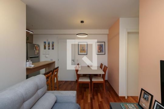 Sala de apartamento para alugar com 2 quartos, 44m² em Santo Amaro, São Paulo