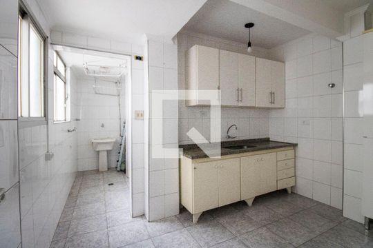 Cozinha de apartamento à venda com 2 quartos, 90m² em Água Branca, São Paulo