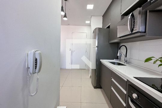 Cozinha de apartamento para alugar com 2 quartos, 51m² em Água Branca, São Paulo