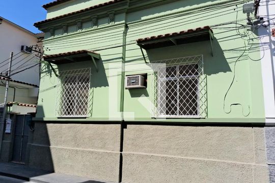 Fachada de casa para alugar com 3 quartos, 103m² em Maracanã, Rio de Janeiro