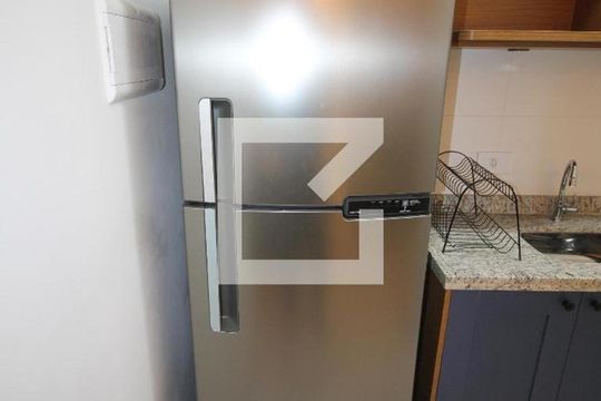 Cozinha de apartamento para alugar com 1 quarto, 36m² em Vila Regente Feijó, São Paulo