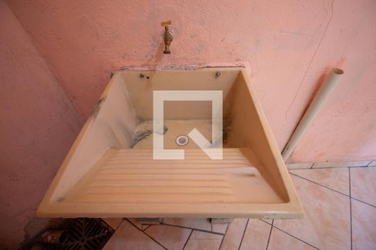 Lavanderia  de casa à venda com 2 quartos, 39m² em Vila Verde, São Paulo