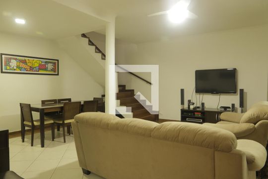 Casa à venda com 3 quartos, 190m² em Indianópolis, São Paulo