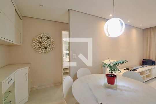 Sala de apartamento para alugar com 1 quarto, 55m² em Jardim, Santo André