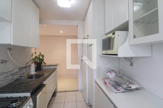 Cozinha de apartamento para alugar com 1 quarto, 55m² em Jardim, Santo André