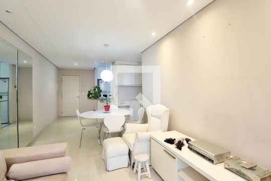 Sala de apartamento para alugar com 1 quarto, 55m² em Jardim, Santo André