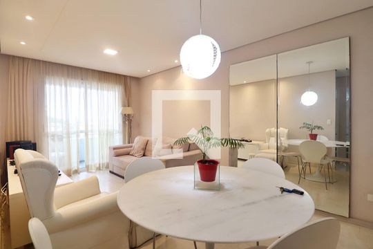 Sala de apartamento para alugar com 1 quarto, 55m² em Jardim, Santo André
