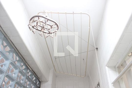 Área de Serviço de apartamento para alugar com 3 quartos, 120m² em Itararé, São Vicente