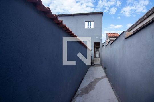 Área externa de casa para alugar com 2 quartos, 72m² em Vila Maria Auxiliadora, Embu das Artes