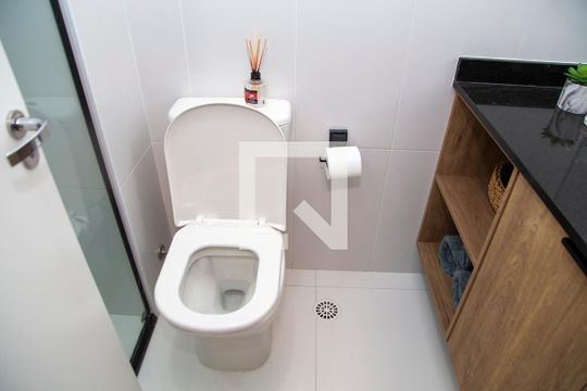 Banheiro de kitnet/studio à venda com 1 quarto, 30m² em Pinheiros, São Paulo