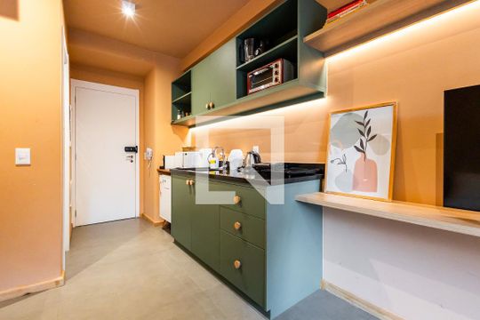 Cozinha de apartamento para alugar com 1 quarto, 27m² em Sumarezinho, São Paulo