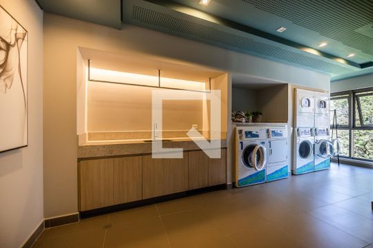 Área comum - Lavanderia de apartamento para alugar com 1 quarto, 27m² em Sumarezinho, São Paulo