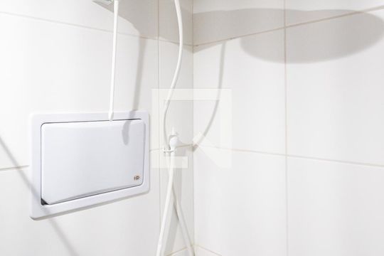 Banheiro de apartamento para alugar com 1 quarto, 27m² em Sumarezinho, São Paulo