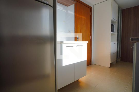 Cozinha de apartamento para alugar com 4 quartos, 135m² em Três Figueiras, Porto Alegre