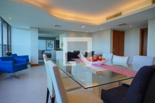 Apartamento para alugar com 4 quartos, 135m² em Três Figueiras, Porto Alegre
