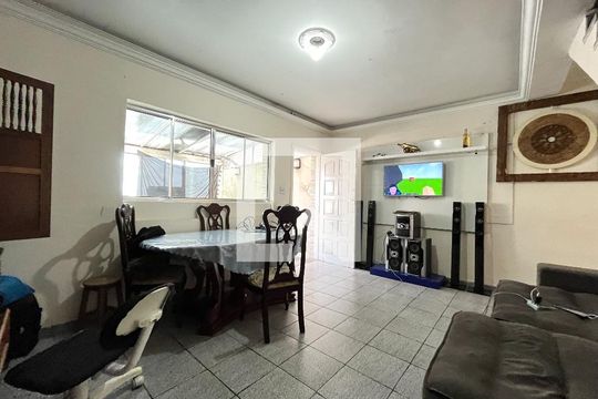 Sala de casa à venda com 2 quartos, 100m² em Jardim Jabaquara, São Paulo