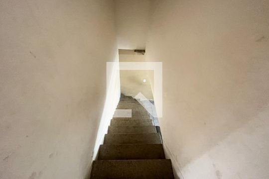 Escada  de casa à venda com 2 quartos, 100m² em Jardim Jabaquara, São Paulo