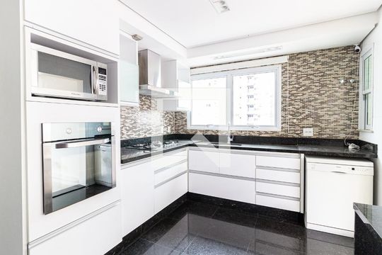 Cozinha de apartamento à venda com 3 quartos, 183m² em Jardim Anália Franco, São Paulo