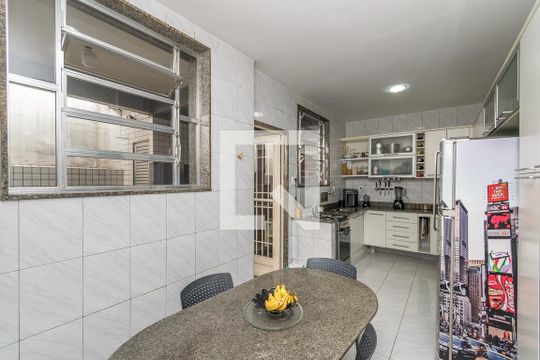 Cozinha de casa à venda com 3 quartos, 162m² em Olaria, Rio de Janeiro