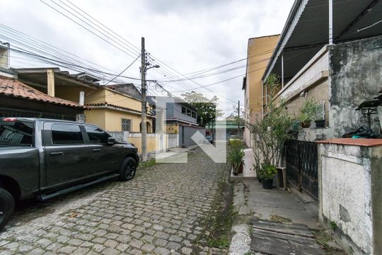 Área comum de acesso de casa à venda com 3 quartos, 162m² em Olaria, Rio de Janeiro
