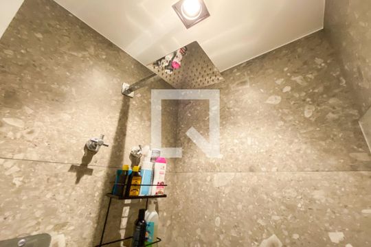 Banheiro de kitnet/studio à venda com 1 quarto, 27m² em Vila Mariana, São Paulo