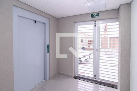 Área comum - Elevador de apartamento para alugar com 1 quarto, 35m² em Vila Bela, São Paulo