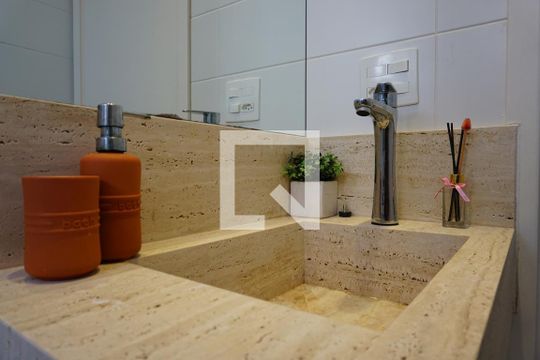 Banheiro 2 de apartamento para alugar com 3 quartos, 98m² em Jardim Arpoador, São Paulo