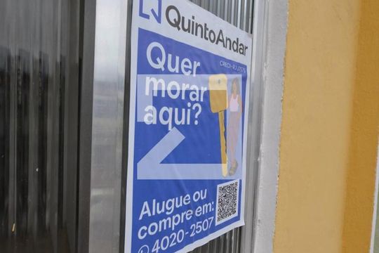 Plaquinha Instalada de apartamento para alugar com 1 quarto, 35m² em Vista Alegre, Rio de Janeiro