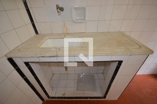 Cozinha de apartamento para alugar com 1 quarto, 35m² em Vista Alegre, Rio de Janeiro