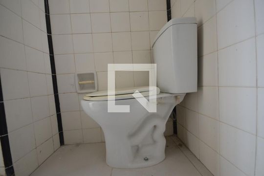Banheiro de apartamento para alugar com 1 quarto, 35m² em Vista Alegre, Rio de Janeiro