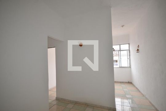 Sala de apartamento para alugar com 1 quarto, 35m² em Vista Alegre, Rio de Janeiro