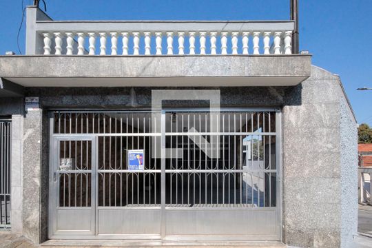 Fachada de casa à venda com 5 quartos, 360m² em Vila Ivone, São Paulo