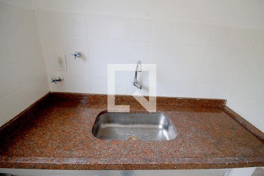 Cozinha de apartamento à venda com 3 quartos, 60m² em Parque Pinheiros, Taboão da Serra