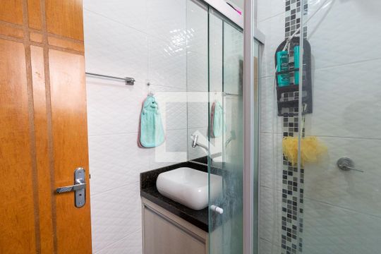 Banheiro da Suíte 1 de casa de condomínio à venda com 2 quartos, 78m² em Vila Santana, São Paulo