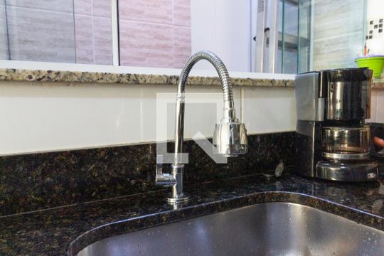 Cozinha de casa de condomínio à venda com 2 quartos, 78m² em Vila Santana, São Paulo