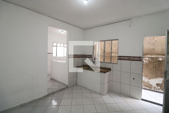 Sala/Cozinha de apartamento para alugar com 1 quarto, 30m² em Vila Bancária, São Paulo