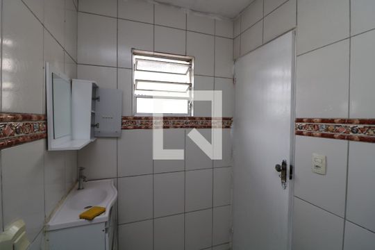 Banheiro de apartamento para alugar com 1 quarto, 30m² em Vila Bancária, São Paulo